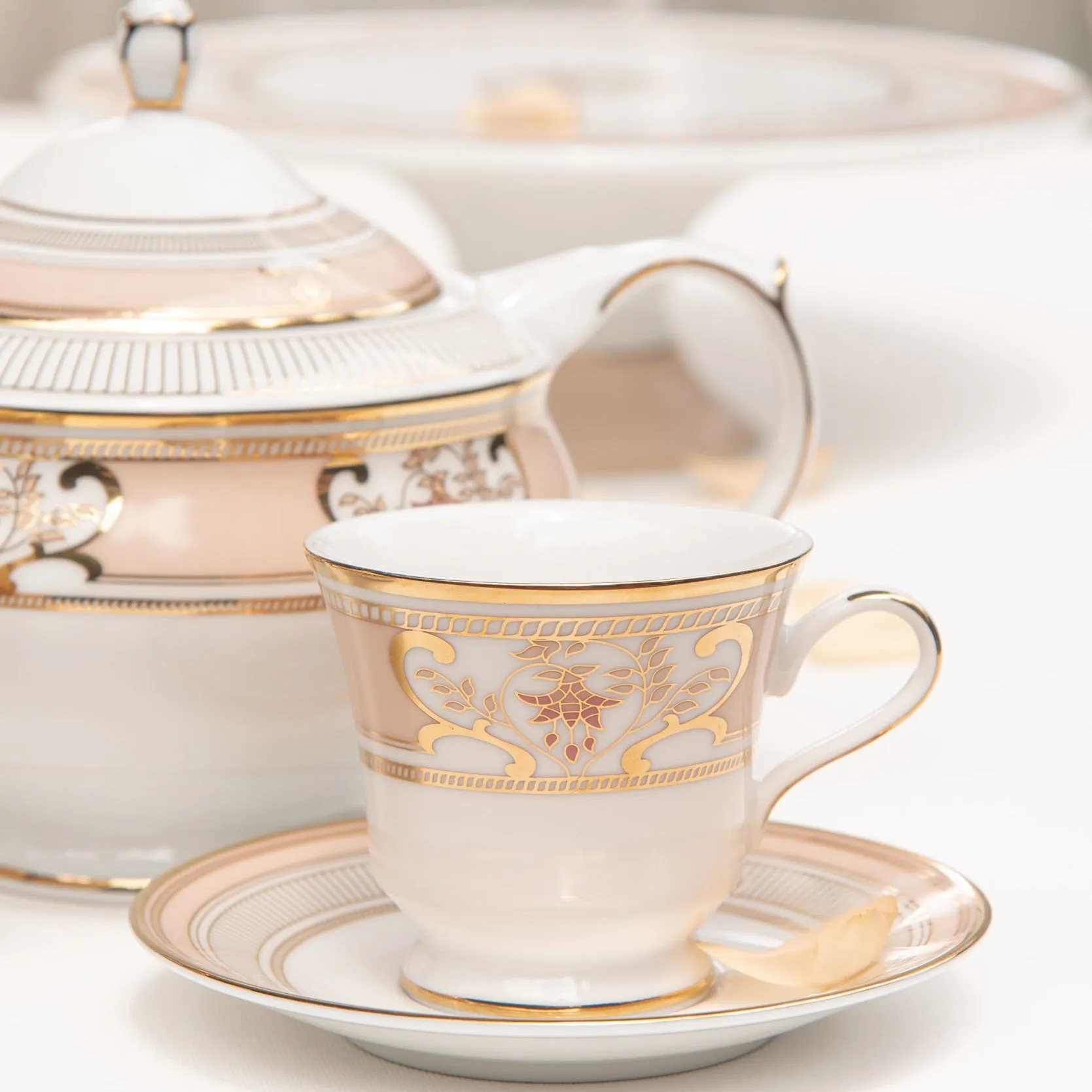 Blush of Fuchsia - 15 Piece Tea Set