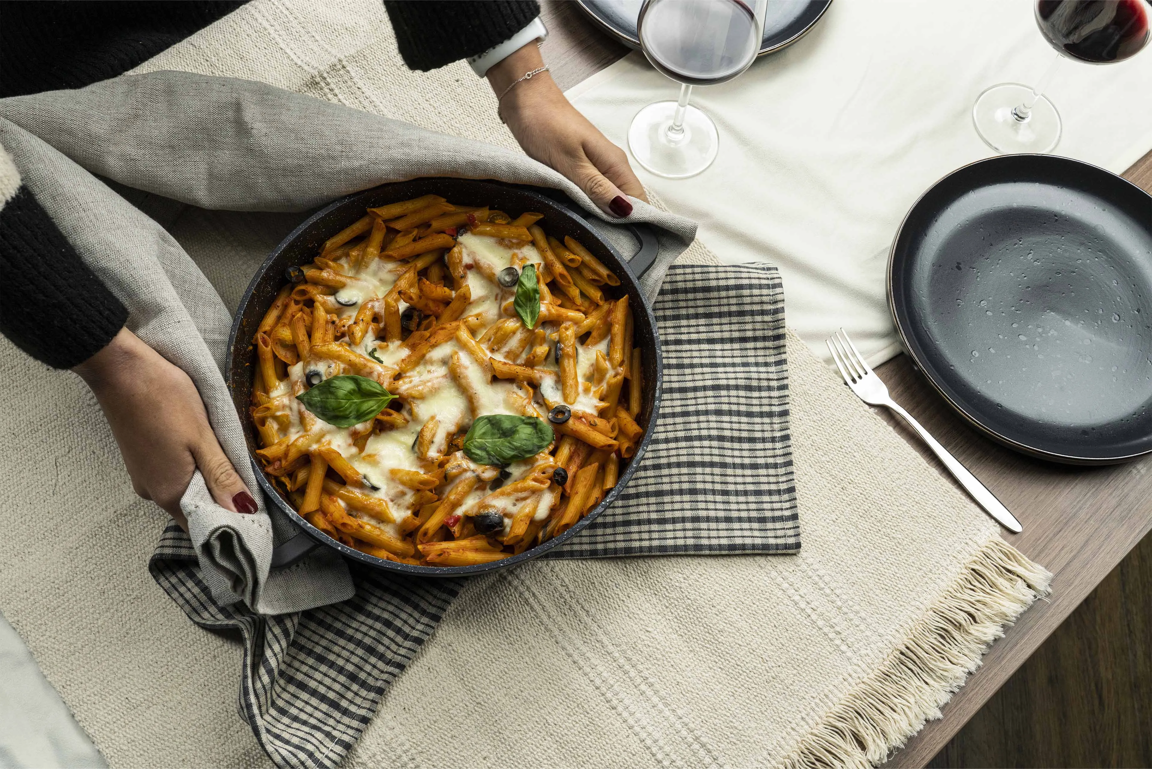 Commichef Cast Aluminium 32cm Shallow Casserole - Black